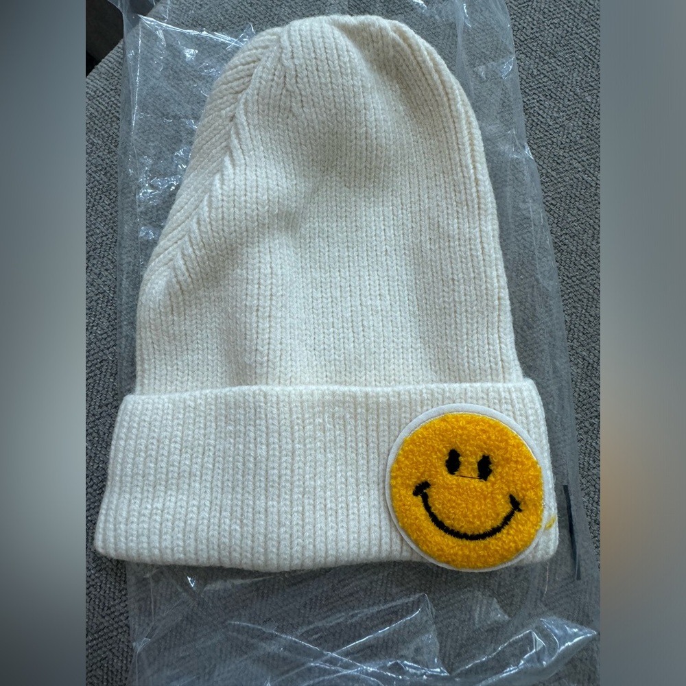 Ribbed knit 100-% cotton beanie smiley face retro